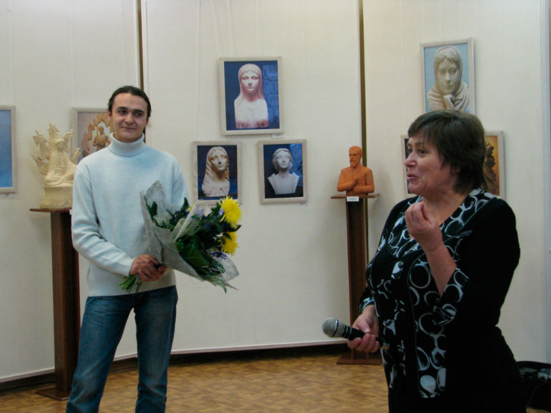 Выставка Алексея Леонова в Братске